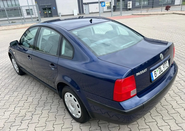 Volkswagen Passat cena 3500 przebieg: 188161, rok produkcji 2000 z Świdnica małe 301